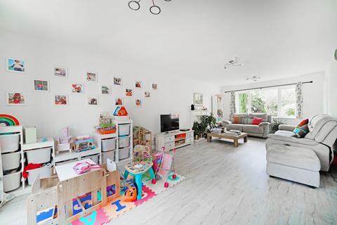 6 Fullbrook Close, Shirley, Solihull, B90 4UB