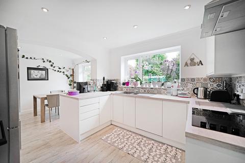 6 Fullbrook Close, Shirley, Solihull, B90 4UB