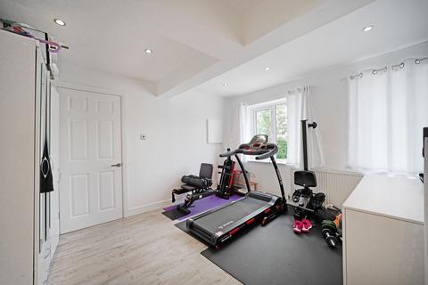 6 Fullbrook Close, Shirley, Solihull, B90 4UB