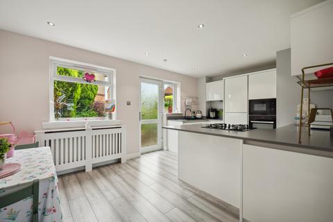 25 Letterfearn Drive, Glasgow, G23 5JL