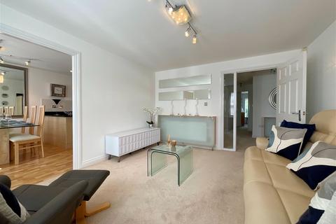 3 bedroom flat for sale, Lancaster Road, Southport PR8