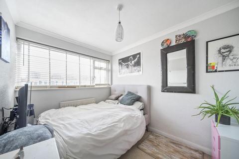 29 Falcon Way, Sunbury-on-thames, TW16 6JN
