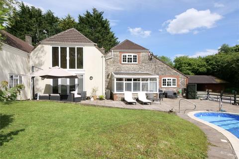 7 bedroom detached house for sale, Detached House with Pool, Emborough