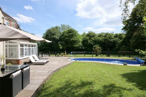 7 bedroom detached house for sale, Detached House with Pool, Emborough