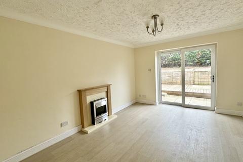 3 bedroom townhouse for sale, South Street, Oakenshaw, BD12