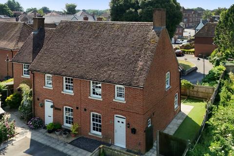 3 bedroom end of terrace house for sale, High Street, Ludgershall, Andover,