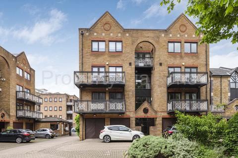 4 bedroom duplex for sale, Goodhart Place, London, E14