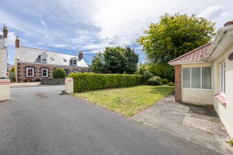 4 bedroom detached house for sale, Route Des Coutures, Vale, Guernsey