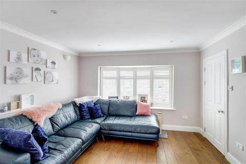 3 bedroom terraced house for sale, Denham Close, Denham