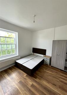3 bedroom apartment to rent, London, London SE11