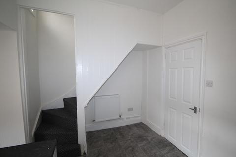 2 bedroom terraced house to rent, Avenue Crescent, Albemarle St, Hull, HU3