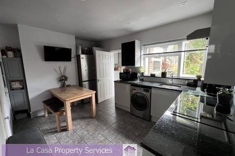 2 bedroom terraced house for sale, Heath Road, Surrey, CR7