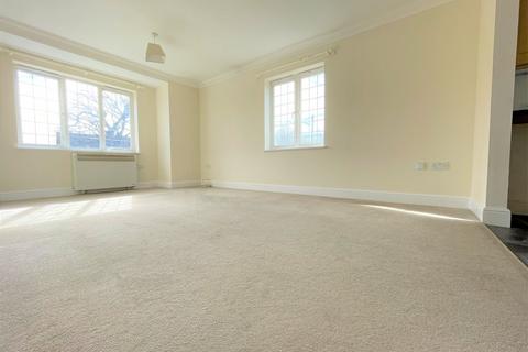 2 bedroom flat to rent, Hastings Road, Bexhill-on-Sea, TN40