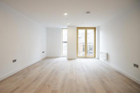 2 bedroom apartment to rent, Apt 8 :: The Quarters