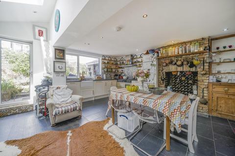 4 bedroom semi-detached house for sale, Montrave Road, Penge