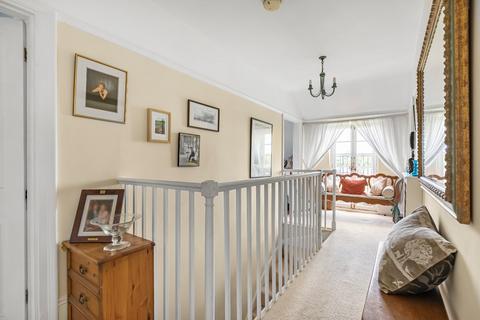 2 bedroom apartment for sale, Bay Lodge, Hampton Court Road, East Molesey, Surrey, KT8
