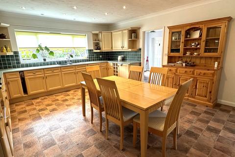 3 bedroom detached bungalow for sale, Manor Court Road, Witchford, Ely