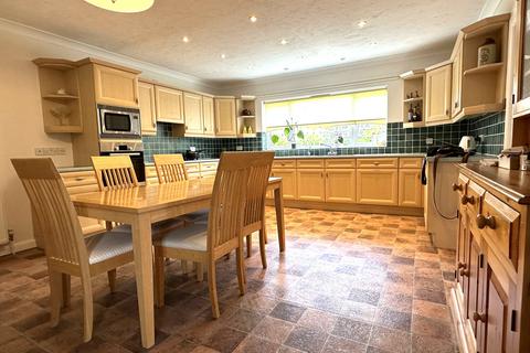 3 bedroom detached bungalow for sale, Manor Court Road, Witchford, Ely