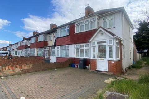 3 bedroom terraced house for sale, Wentworth Road, Southall