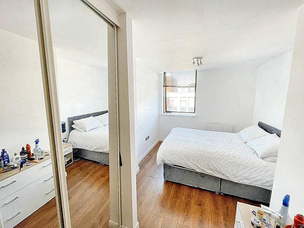 Bromham Road, Bedford MK40 1 bed flat to rent £1,050 pcm (£242 pw)