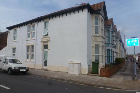 2 bedroom end of terrace house to rent, Haslemere Road Southsea PO4