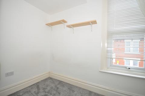 2 bedroom end of terrace house to rent, Haslemere Road Southsea PO4