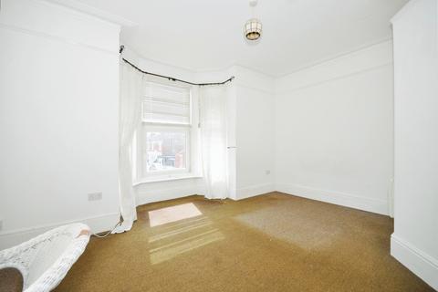 2 bedroom end of terrace house to rent, Haslemere Road Southsea PO4