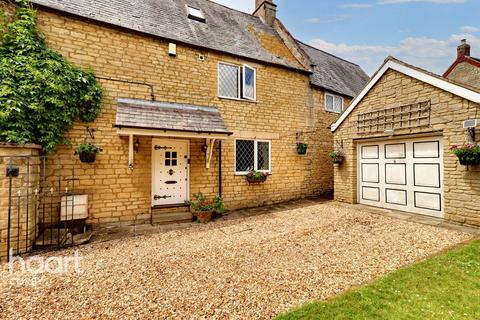 4 bedroom detached house for sale, Brigstock Road, Stanion, NN14