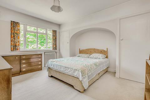 2 bedroom flat for sale, Norfolk House, Courtlands, Sheen Road, Richmond