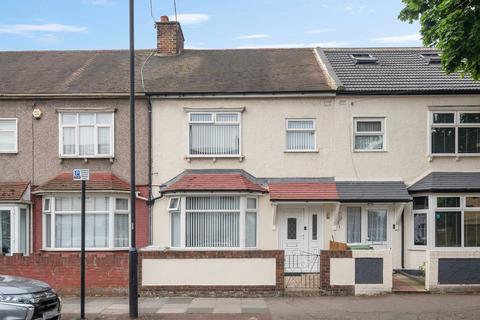 3 bedroom terraced house for sale, Lonsdale Avenue, East Ham, London, E6