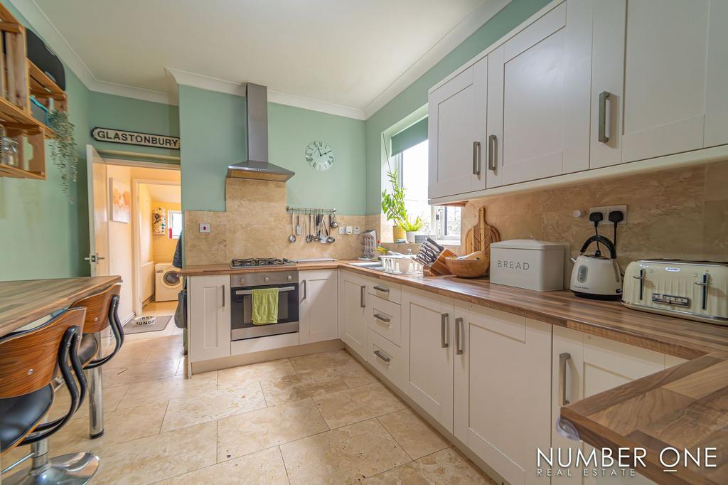 Windsor Road, Newport, NP19 3 bed terraced house for sale £220,000