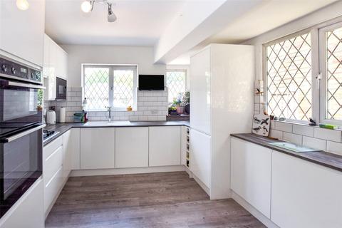 4 bedroom detached house for sale, Prospect Avenue, Hampshire GU14