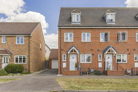 3 bedroom townhouse for sale, Greenfinch Road, Didcot, OX11