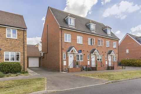 3 bedroom townhouse for sale, Greenfinch Road, Didcot, OX11