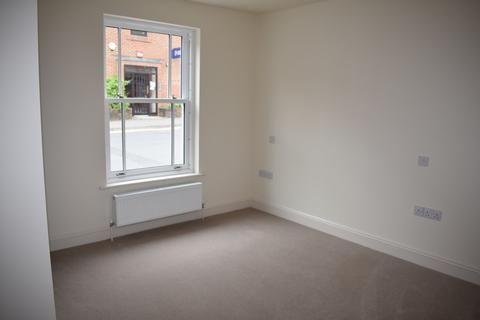 2 bedroom flat to rent, Church Street, Hungerford RG17