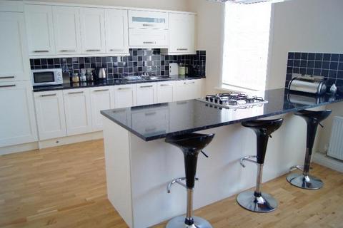 2 bedroom flat to rent, Alexandra Road, Harrogate, North Yorkshire, HG1