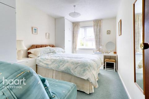 163 Chester Close, New Inn, Pontypool, NP4 0LW