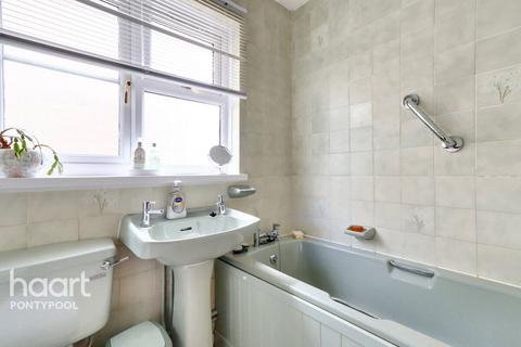 163 Chester Close, New Inn, Pontypool, NP4 0LW