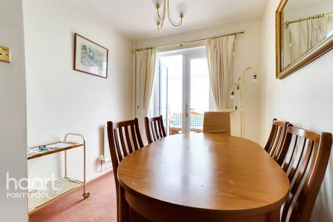 163 Chester Close, New Inn, Pontypool, NP4 0LW