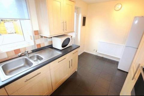 2 bedroom terraced house to rent, Christopher Drive, Leicester, LE4