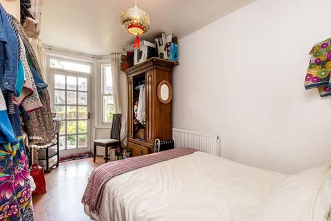 2 bedroom flat to rent, Sandrock Road, Lewisham, London, SE13