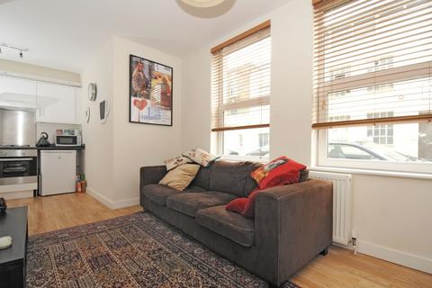1 bedroom flat to rent, Lanier Road Hither Green SE13