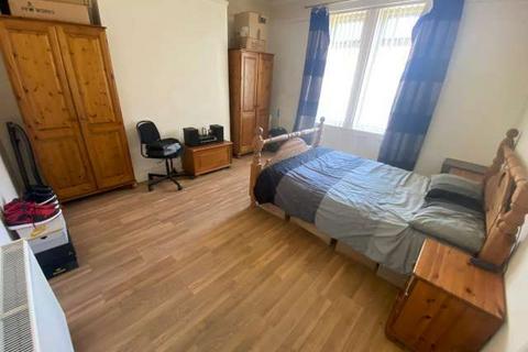 2 bedroom ground floor flat for sale, Gateshead NE10