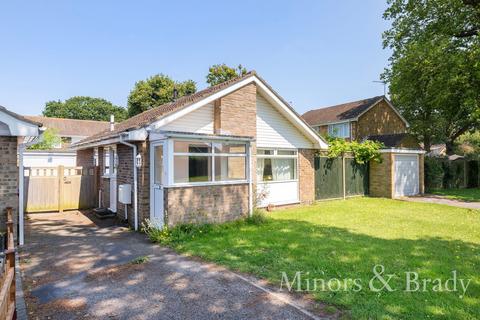 2 bedroom detached bungalow to rent, Hogarth Walk, Lowestoft, NR32