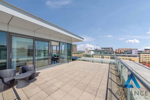 3 bedroom penthouse for sale, Drift Court, London E16