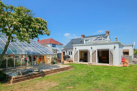 Rue a Chiens, St Sampson's, Guernsey, GY2