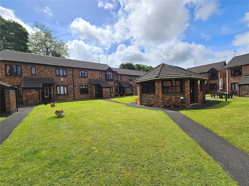 Preston Old Road, Blackburn... 2 bed apartment for sale £75,000
