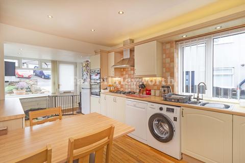 3 bedroom semi-detached house for sale, Chequers Avenue, Lancaster LA1