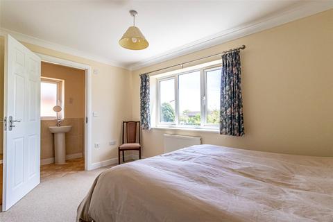 1 Blackbird Close, Covingham, Swindon, SN3 5FA