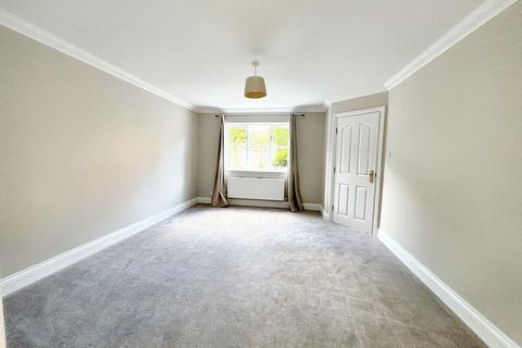 3 bedroom townhouse to rent, Lower Brook Lane, Manchester M28